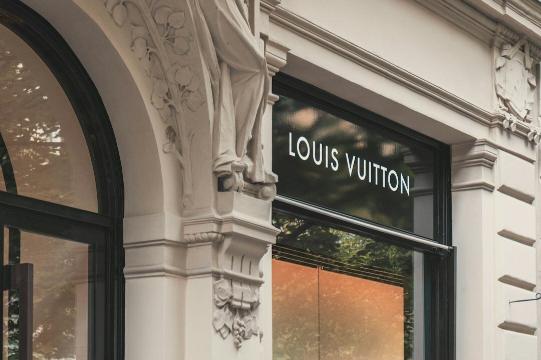 luxury retail store security